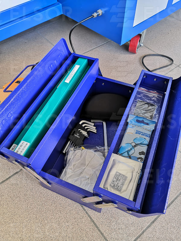 Ящик с набором ЗИП для станка лазерной сварки